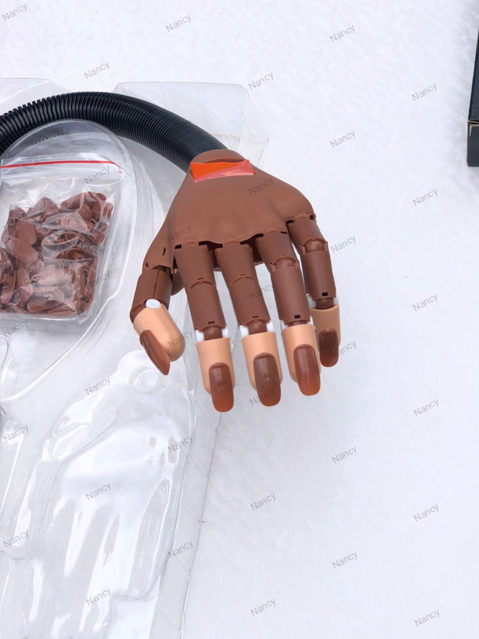 Mano robótica grande de práctica