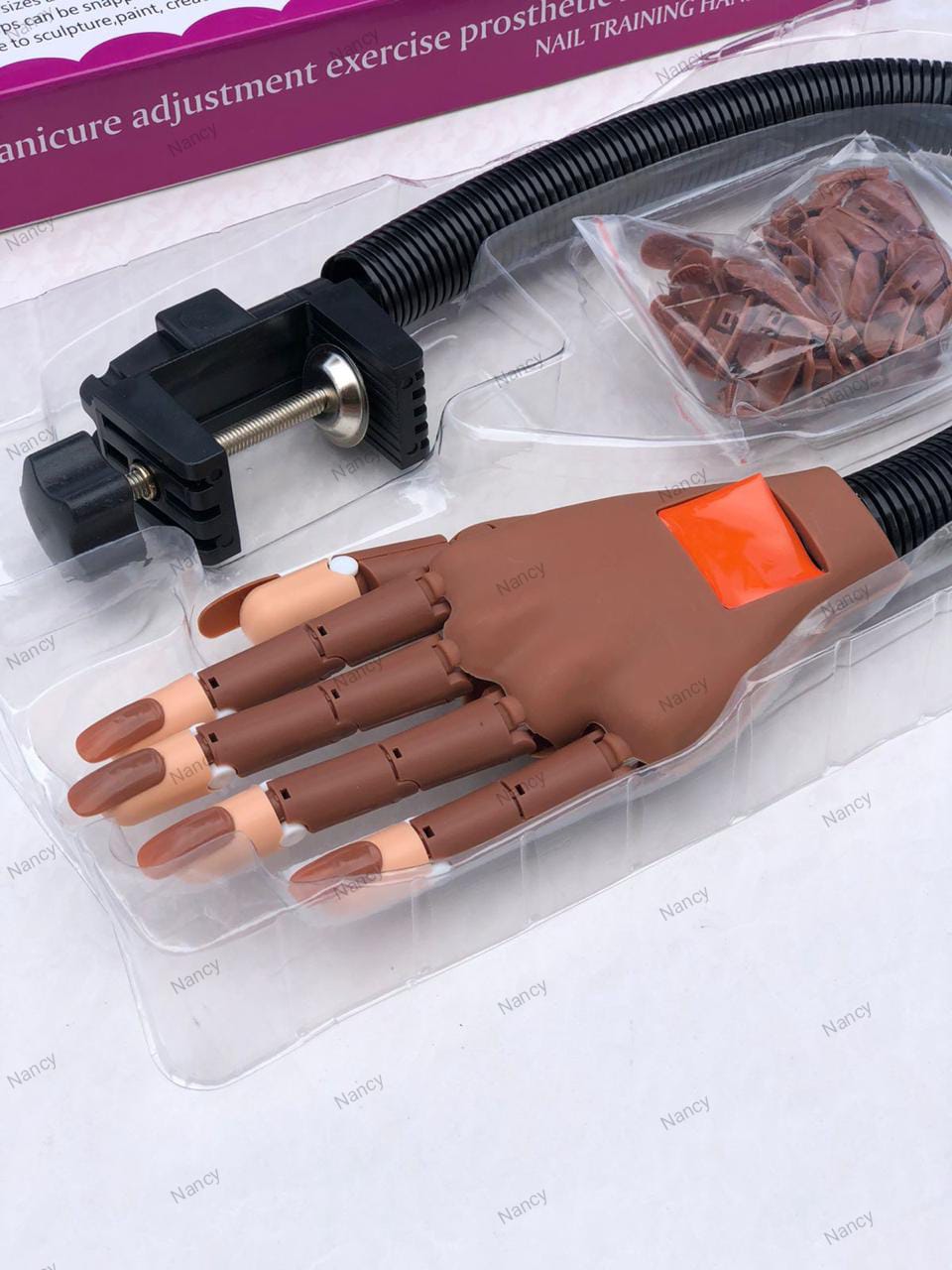 Mano robótica grande de práctica