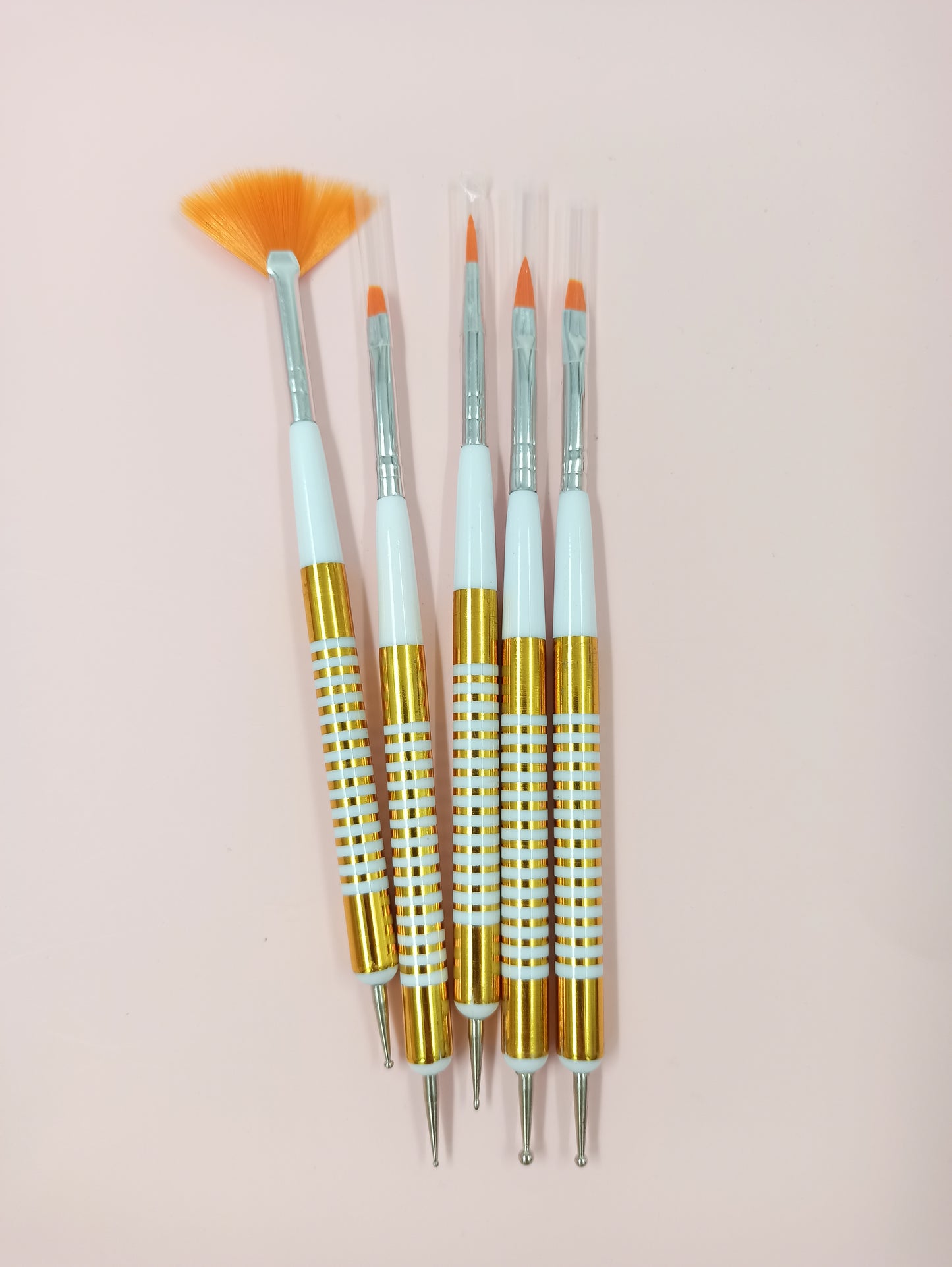 Pinceles variados para diseños