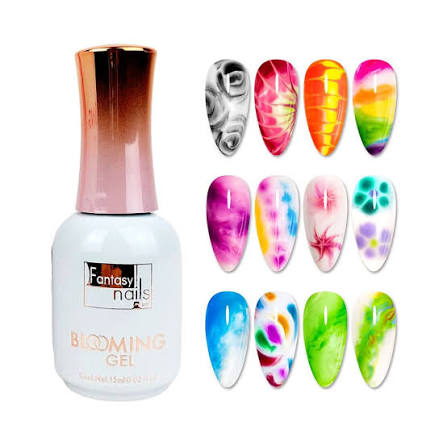 Blooming fantasy nails