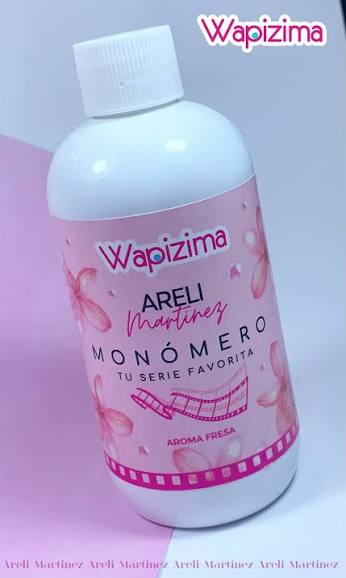 Monomero y acrilico Areli Martínez